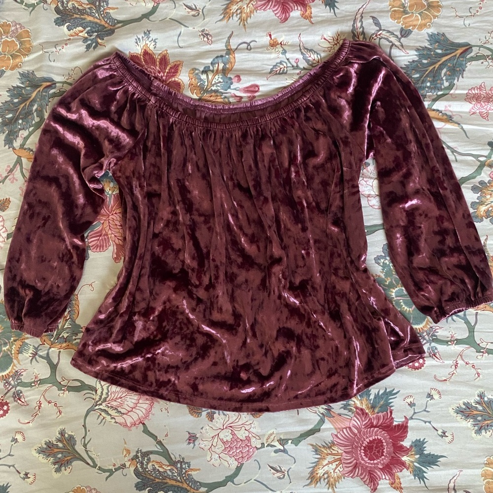 Y2K Hollister crushed velvet off the shoulder blouse size small